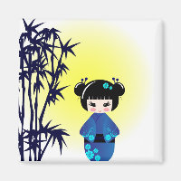 Kokeshi-Puppe und Bambus
