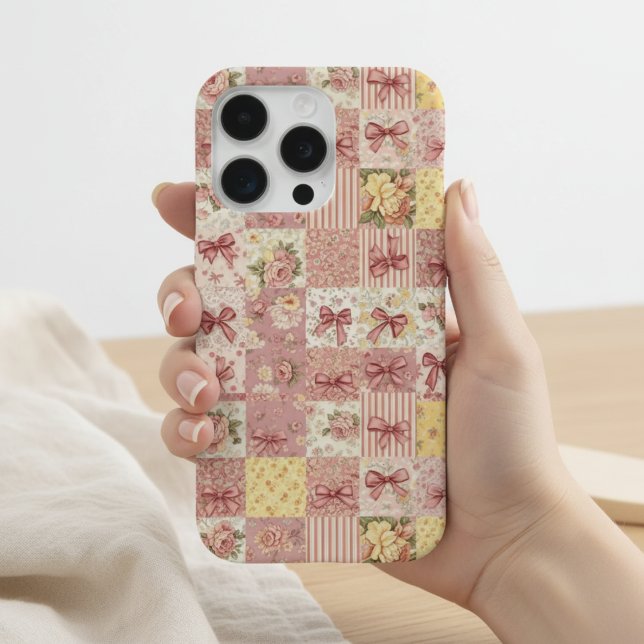 Kokette Blumen-Patchwork-Decke Frühjahrsblumen-Sch iPhone 15 Pro Hülle (Von Creator hochgeladen)