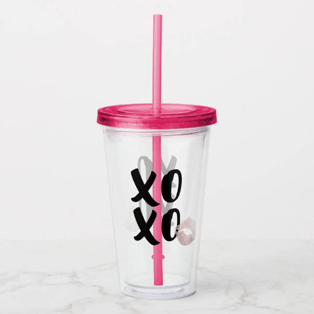 Kokettes Black XOXO Script mit Rose Gold Lippen Ki Acryltrinkbecher (Vorderseite)