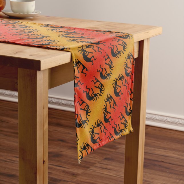 Kokopelli Design im Südwesten des Stammes Großer Tischläufer (Beispiel)