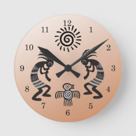 Kokopelli mit nativer Sonne und nativem Vogelsymbo Runde Wanduhr