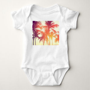 Kokosstrand: Vintage tropische Wärme. Baby Strampler