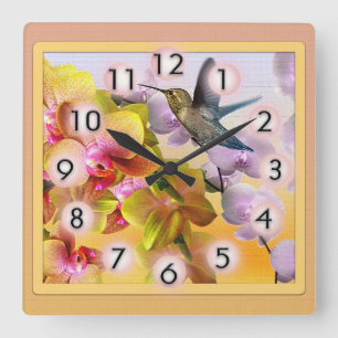 Kolibri mit lila Flieder und gelben Orchideen Quadratische Wanduhr