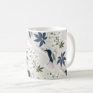 Kolibris und weiße Blumen. Kaffeetasse