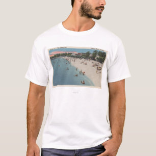 Kolonialstrand, VA - ein Sonnenbad nehmende u. T-Shirt
