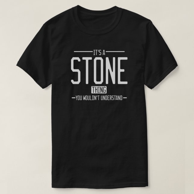Komische Familienname aus Stein T-Shirt (Design vorne)