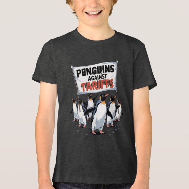 komische Pinguine gegen Zölle widerstehen Proteste Tri-Blend Shirt (Vorderseite)