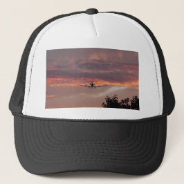 Kommerzielle Jet-Landung bei Sonnenuntergang Truckerkappe