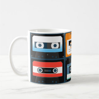 Kompakte Kassetten. Set. Vintage Bildfläche Kaffeetasse