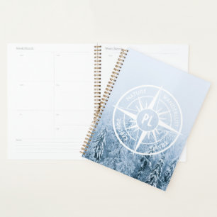 Kompass-Stern-Emblem-Monogramm Winter-Fichtenwald Planer