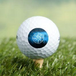 Kompass-Sternemblem Monogramm Nebel in Fichtenwald Golfball