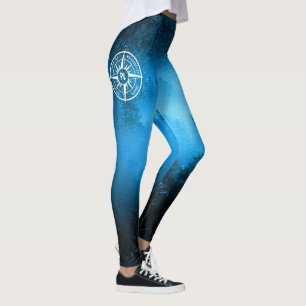Kompass-Sternemblem Monogramm Nebel in Fichtenwald Leggings