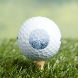 Kompass-Sternemblem monogramm Winterfichtenwald Golfball