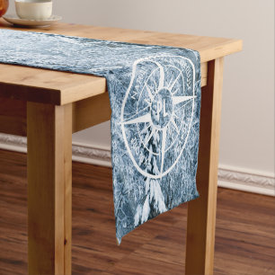 Kompass-Sternemblem monogramm Winterfichtenwald Kurzer Tischläufer