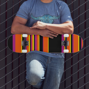 Komplexe Streifen - schwarz, rosa, orange und gelb Skateboard