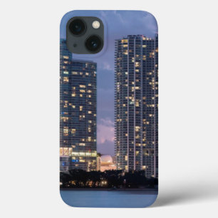 Kondominiumtürme in der Ufergegend in Miami title_seo2