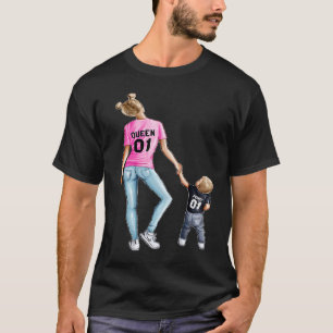 Königin hält Hände von Prinz Mama Leben Mutter's D T-Shirt