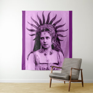 Königin Marie von Rumänien als Sun Queen - Lavende Wandteppich