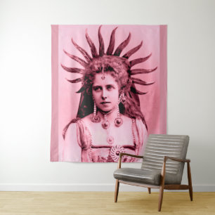 Königin Marie von Rumänien als Sun Queen - rosa Wandteppich