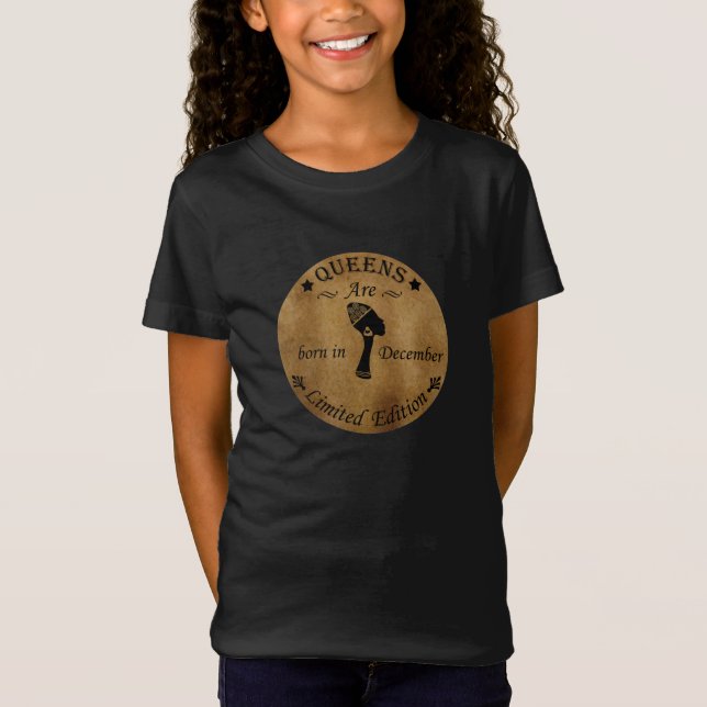 Königinnen sind im Dezember geboren T-Shirt (Vorderseite)
