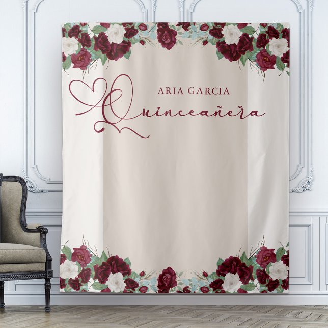 Königliche Rose Burgund Rote Flora Wandteppich (Floral Quinceanera backdrop with burgundy red and ivory roses)