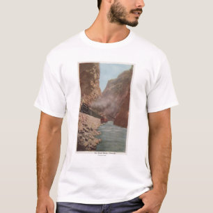 Königliche Schlucht, Co - Ansicht des Zugs neben T-Shirt