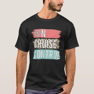 Kontrolle auf Kreuzfahrtschiff Sonniger Sommerferi T-Shirt