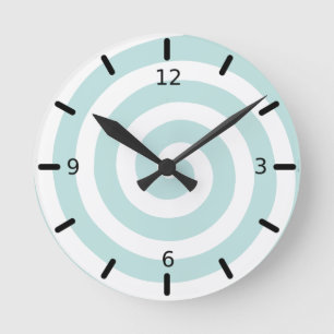 Konzentrische Spirale in Türkis und Weiß Runde Wanduhr