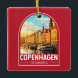 Kopenhagen Dänemark Reisekunst Vintag Keramikornament<br><div class="desc">Kopenhagener Retrovektorraumdesign. Kopenhagen,  die dänische Hauptstadt,  liegt auf den Küsteninseln Seeland und Amager. Die Öresund-Brücke verbindet Malmo in Südschweden.</div>