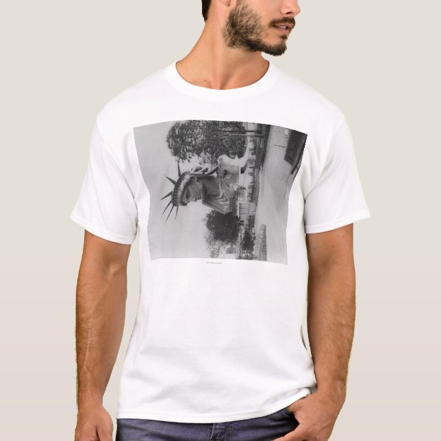 Kopf des Freiheitsstatuen in Paris-Park T-Shirt (Vorderseite)