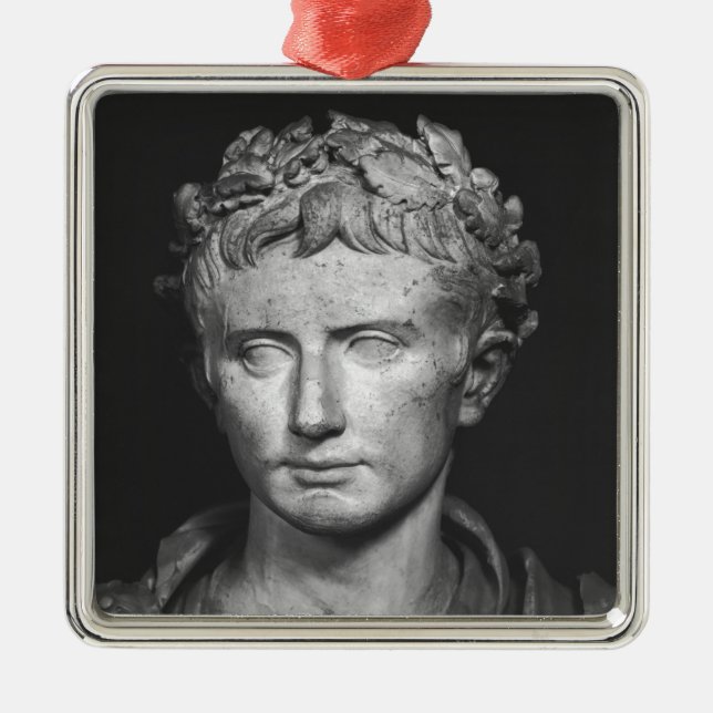 Kopf des Kaisers Augustus Silbernes Ornament (Vorne)