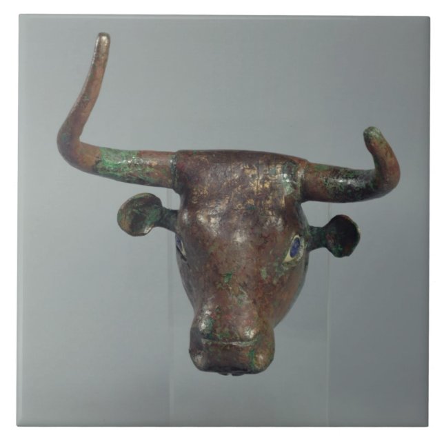 Kopf eines Stiers, mit königlicher sumerischer Fliese (Vorderseite)