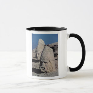 Kopf von Zeus-Oromandes und eine Göttin Tasse