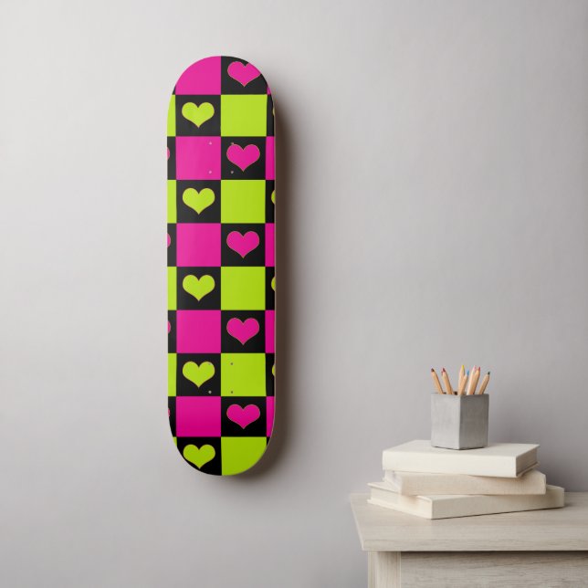 Kopfhörer an der Tafel - Kalkgrün, Hot-Pink und Sc Skateboard (Wandkunst)