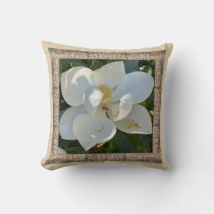 Kopfkissen mit weißer Magnolia Kissen