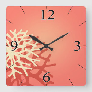 Koralle auf dem Pfirsich-Korallenelfenbein des Quadratische Wanduhr
