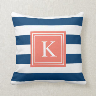 Korallen- und Navy-Monogramm-Streifen   Kissen