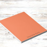 Korallenorange Notizblock<br><div class="desc">Koralle,  orange Hintergrundfarbe. Personalisieren Sie Ihren Namen und fügen Sie ihn hinzu. Schwarzer Text.</div>