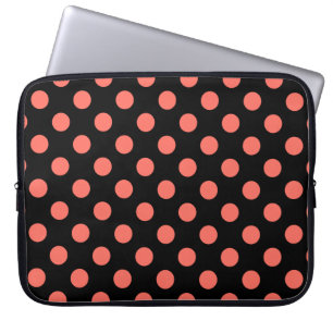 Korallenpolka-Punkte auf schwarz Laptopschutzhülle