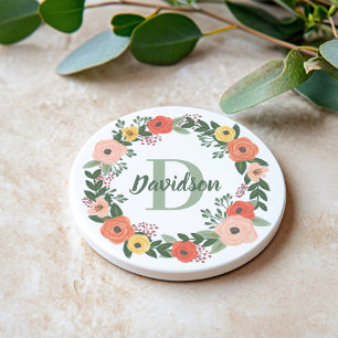 Korallenrosa Blumengrün Monogramm Wreath Getränkeuntersetzer