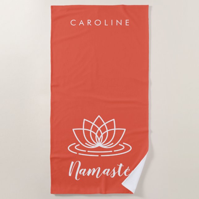 Korallenrosa individuelle Name Namaste lotus Blume Strandtuch (Vorderseite)