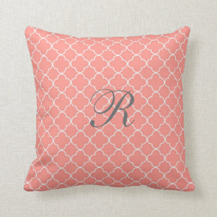 Korallenrotes Quatrefoil Muster-Monogramm-Kissen Kissen
