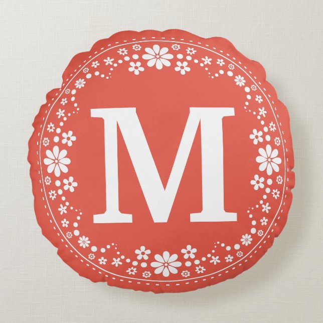 Korallenrotes weißes BlumenKranz-Monogramm Rundes Kissen (Vorderseite)