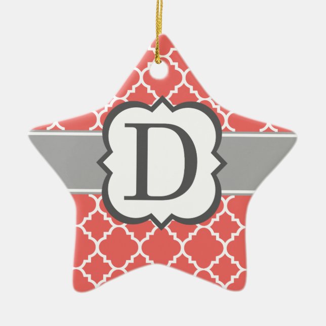Korallenweißes Monogramm Letter D Quatrefolie Keramikornament (Vorne)