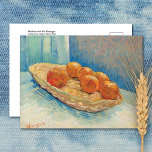 Korb mit Six Orangen Vincent van Gogh Postkarte<br><div class="desc">Eine kunstvolle Postkarte mit dem Titel "Basket with Six Orange" (1888),  ein postimpressionistisches Werk des niederländischen Künstlers Vincent van Gogh (1853-1890). Dieses Stillleben zeigt einen Korbkorb mit Früchten,  der auf einem Tisch aufgestellt ist.</div>