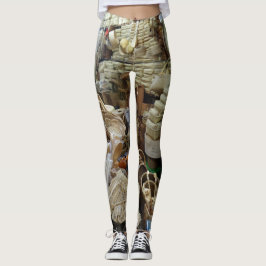 Körbe in einem Küchenladen schaffen natürliche Far Leggings