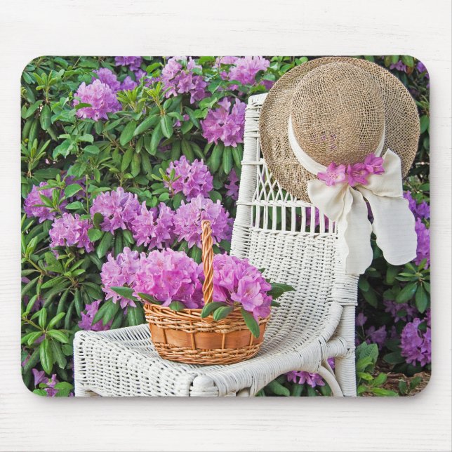 Korbsessel im Garten von Azalea Mousepad (Vorne)