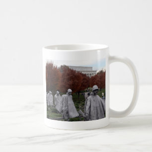 Koreanisches Denkmal und Lincoln Memorial Fall Kaffeetasse
