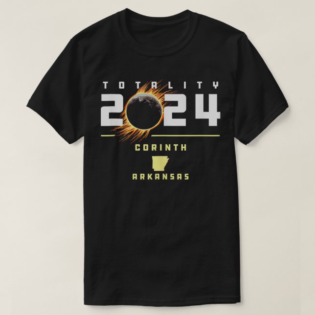 Korinth Arkansas 2024 Gesamtsolarausschnitt T-Shirt (Design vorne)