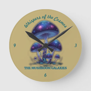 Kosmische Galaxienpilze - Whimsische Fantasy-Pilze Runde Wanduhr